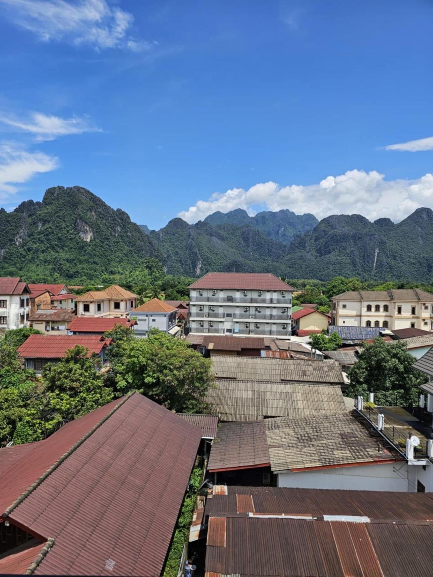 Sky Hotel Vang Vieng Exteriér fotografie