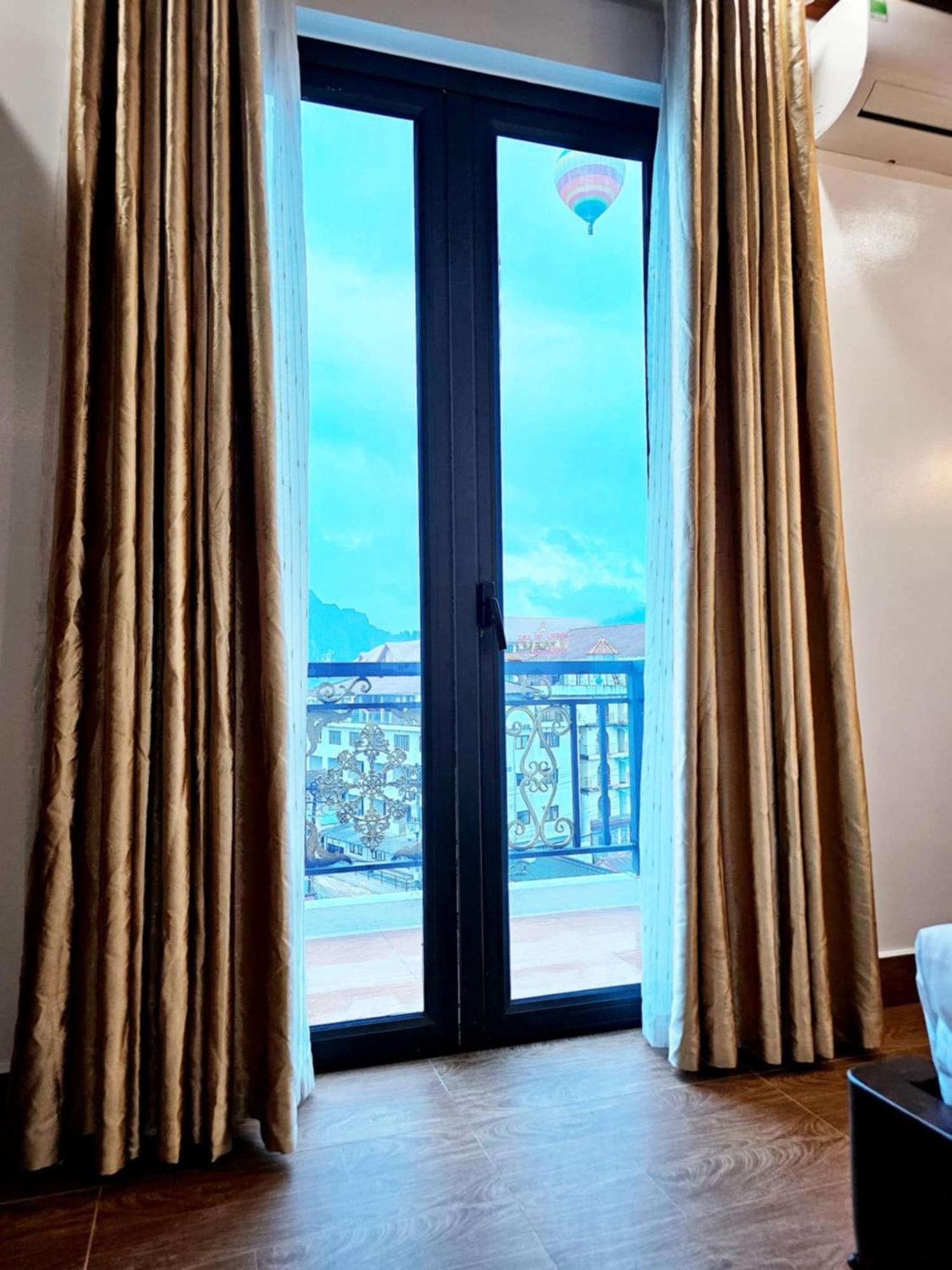 Sky Hotel Vang Vieng Exteriér fotografie