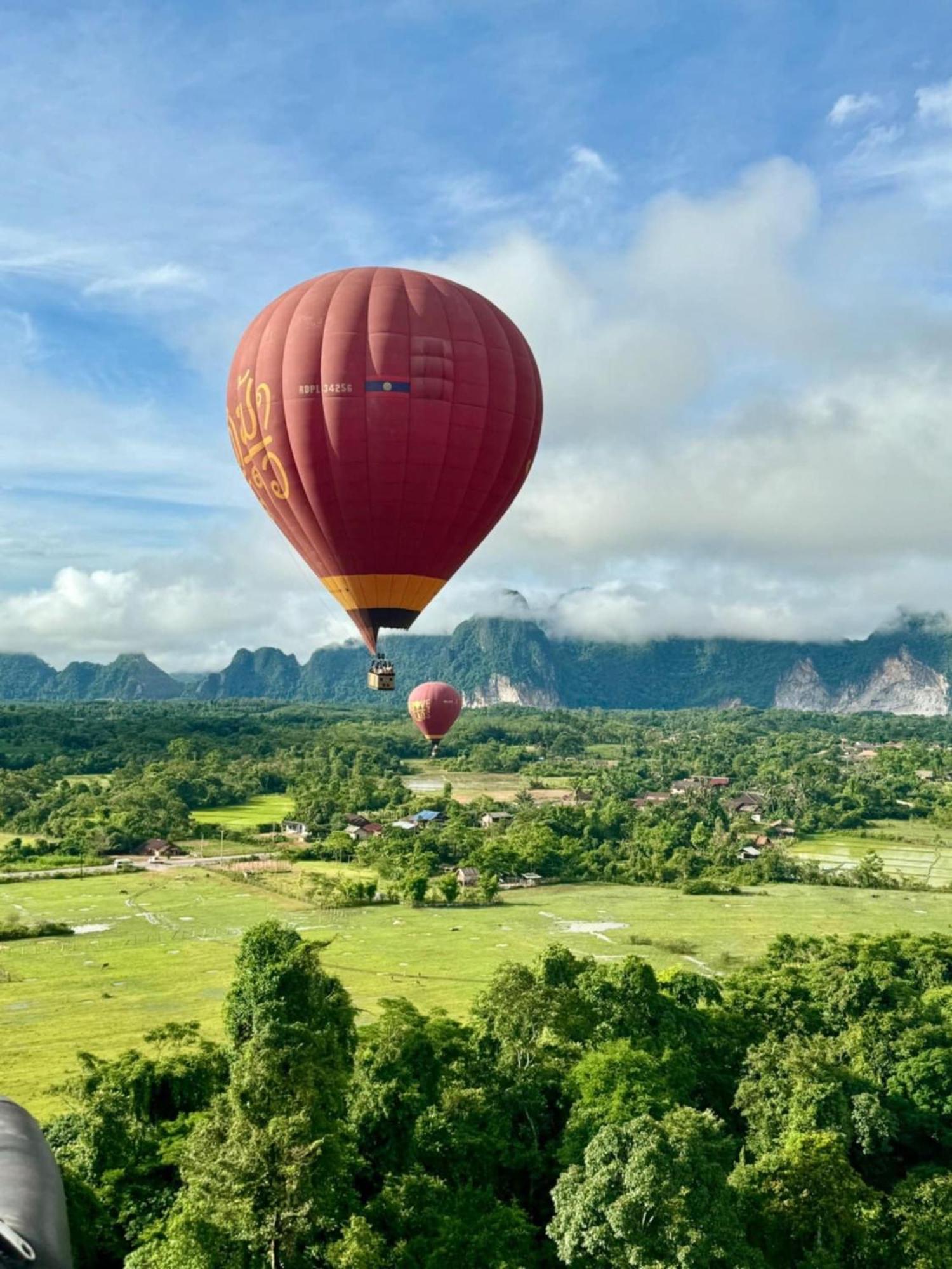 Sky Hotel Vang Vieng Exteriér fotografie