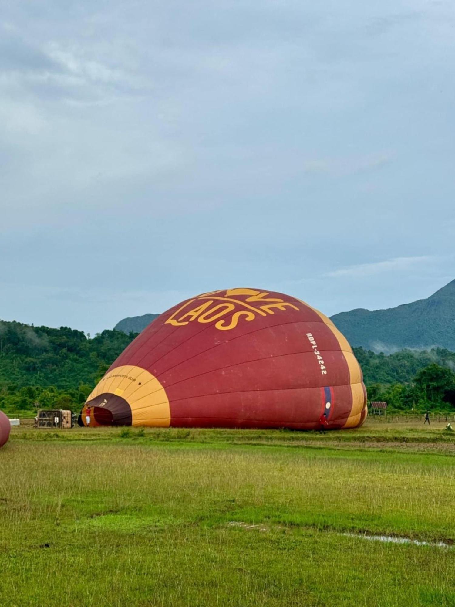 Sky Hotel Vang Vieng Exteriér fotografie