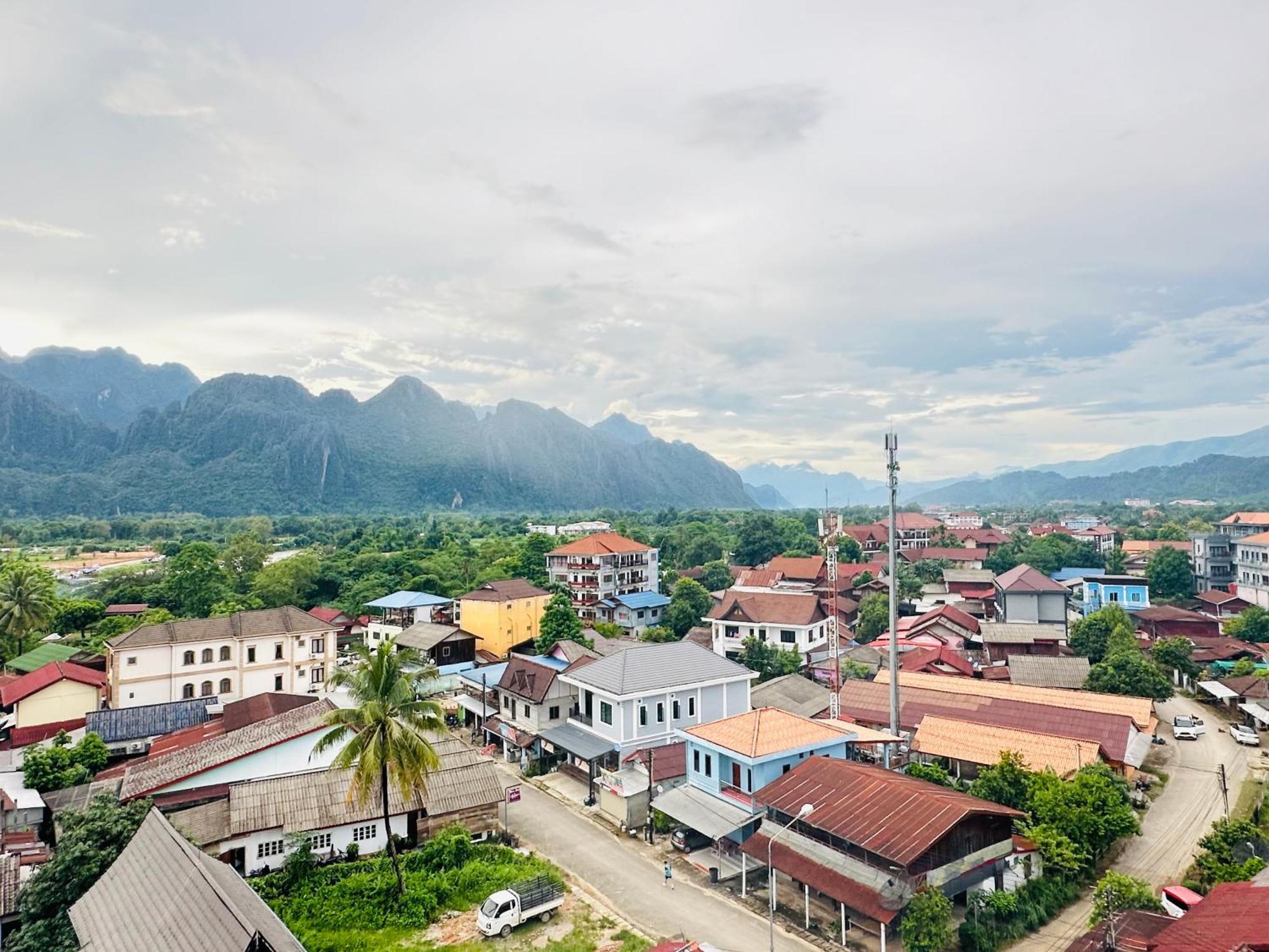 Sky Hotel Vang Vieng Exteriér fotografie