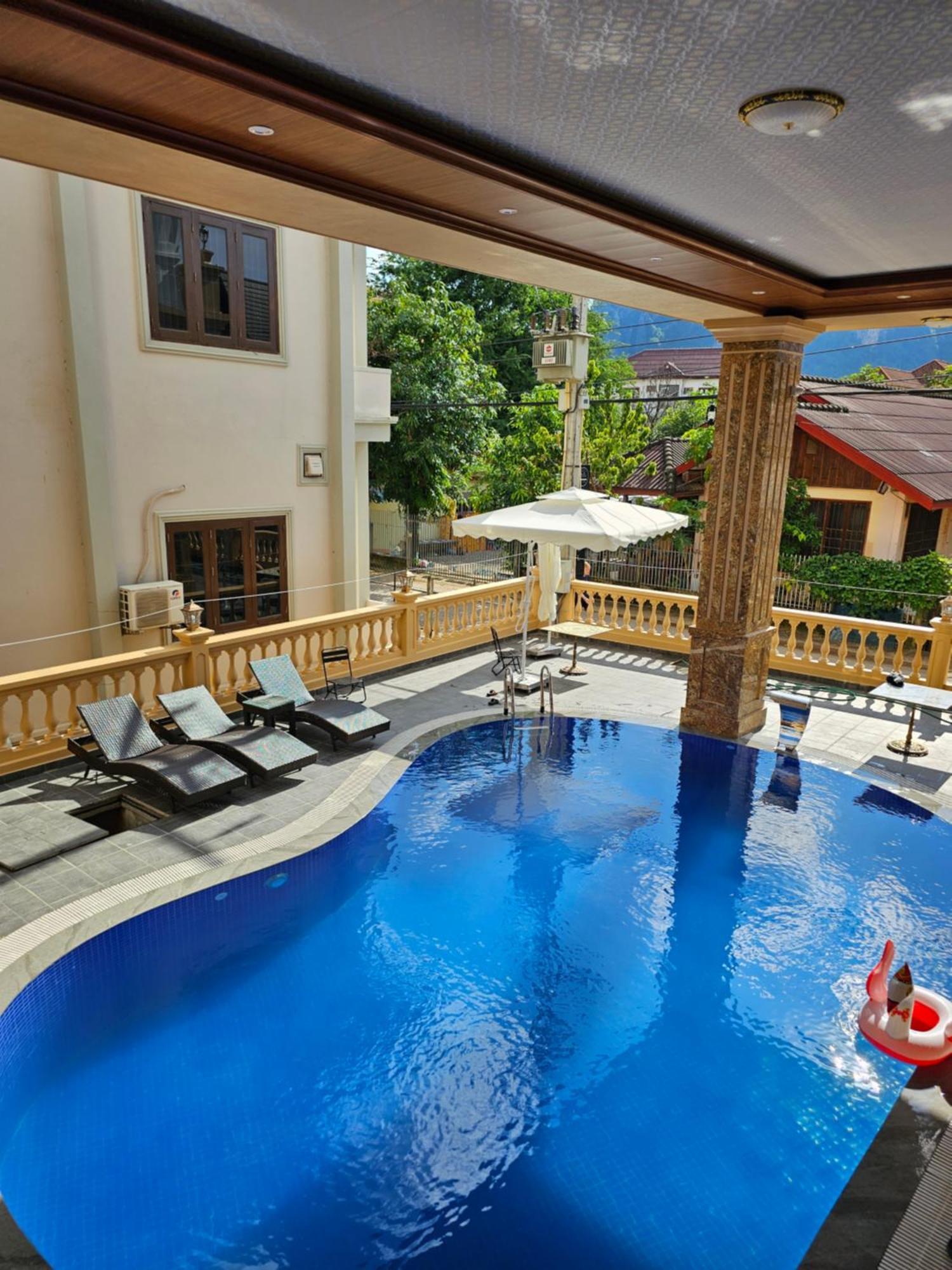 Sky Hotel Vang Vieng Exteriér fotografie