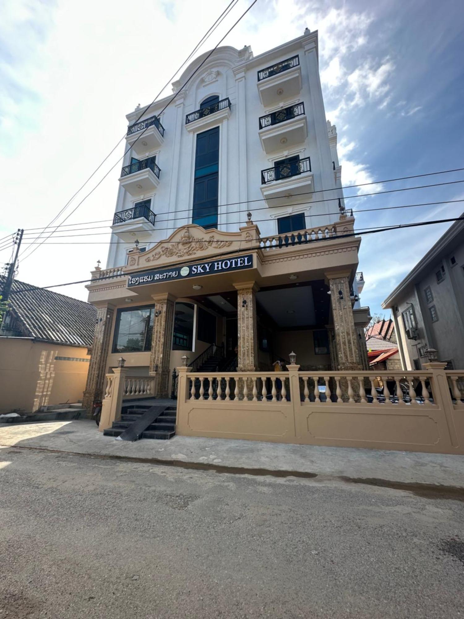 Sky Hotel Vang Vieng Exteriér fotografie