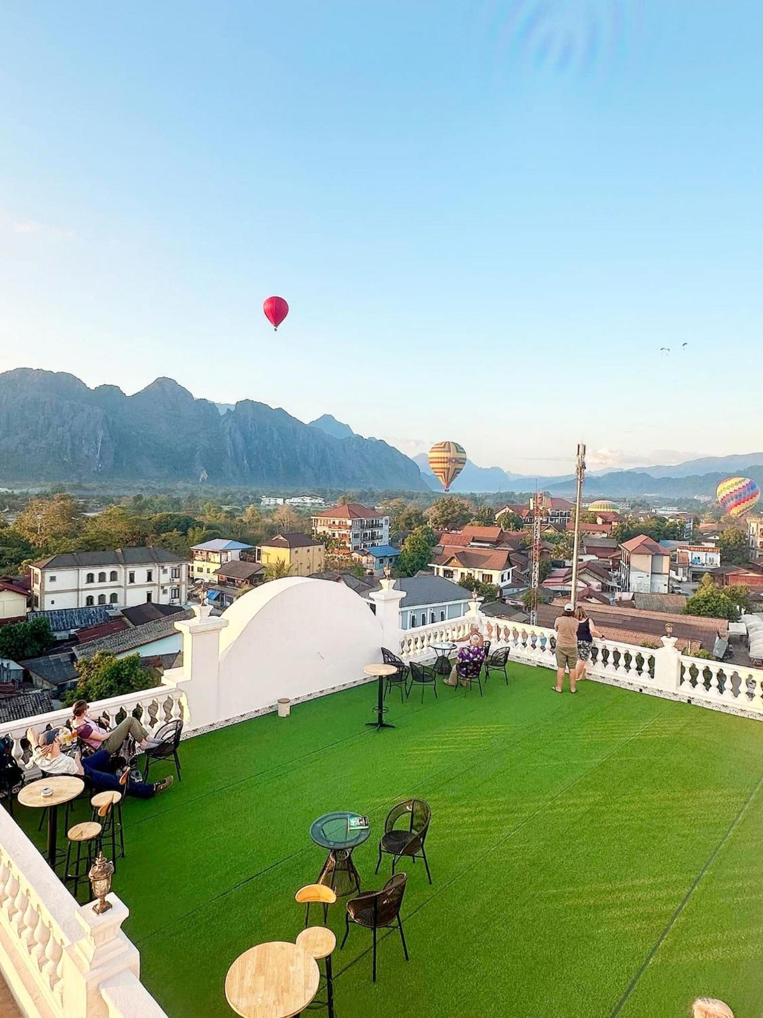 Sky Hotel Vang Vieng Exteriér fotografie
